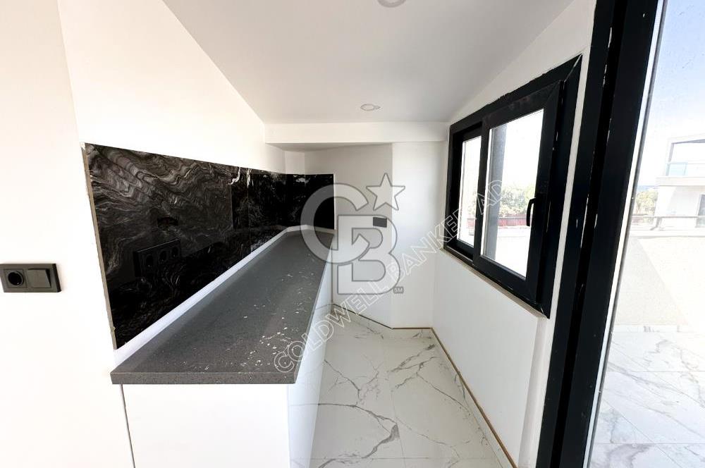 Kadınlar Denizi'nde Deniz Manzaralı, Havuzlu, 4+1 Müstakil Villa