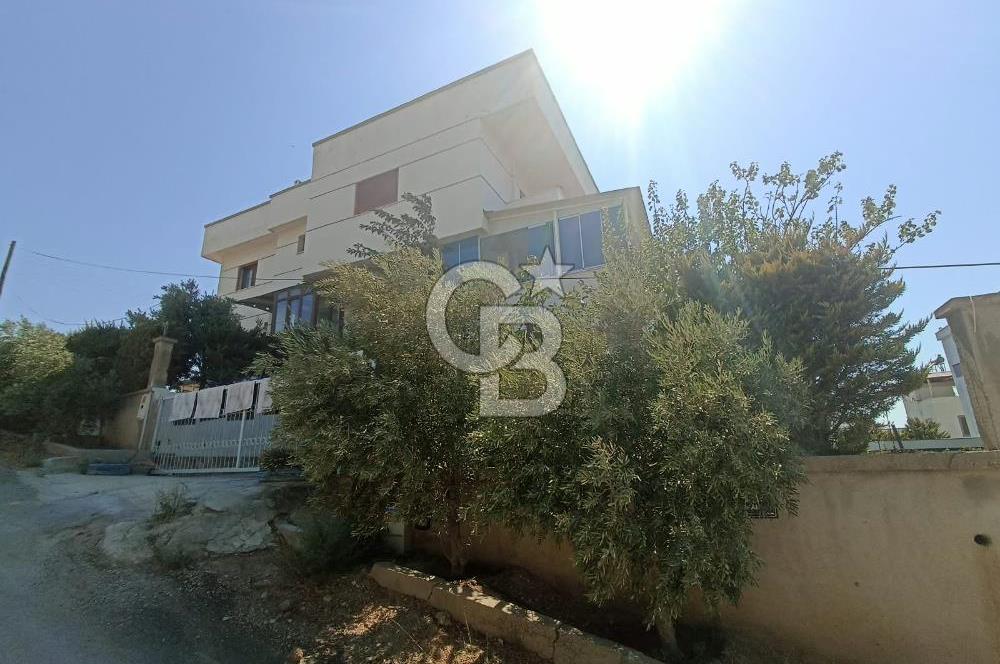 Seferihisar Akarca'da 5+2 satılık villa