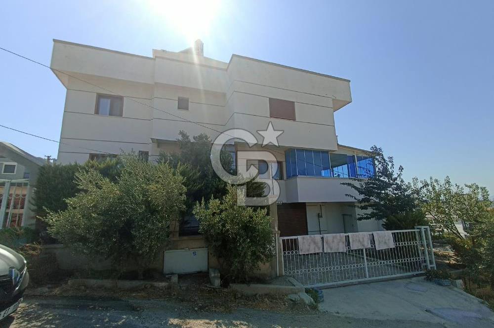 Seferihisar Akarca'da 5+2 satılık villa