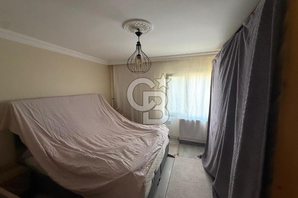 KURUÇEŞMEDE SATILIK 2+1 ARA KAT DAİRE. ARAÇ TAKASI OLUR