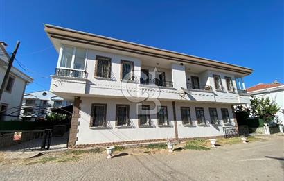 Cunda'da 350m2 Arsa İçerisinde Deniz Manzaralı 4+1 Satılık Villa