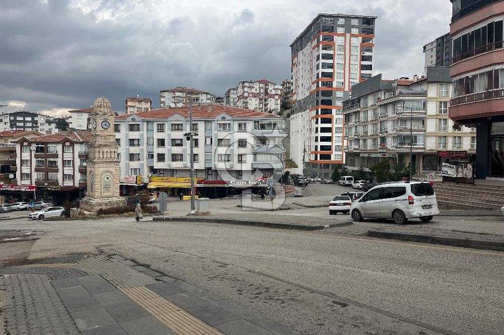 Mamak Cadde Üzerinde Yapılı Köşe Satılık Dükkan 