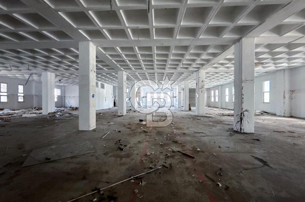 Bağcılar Mahmutbey'de Satılık 8.000 m2 Komple Bina