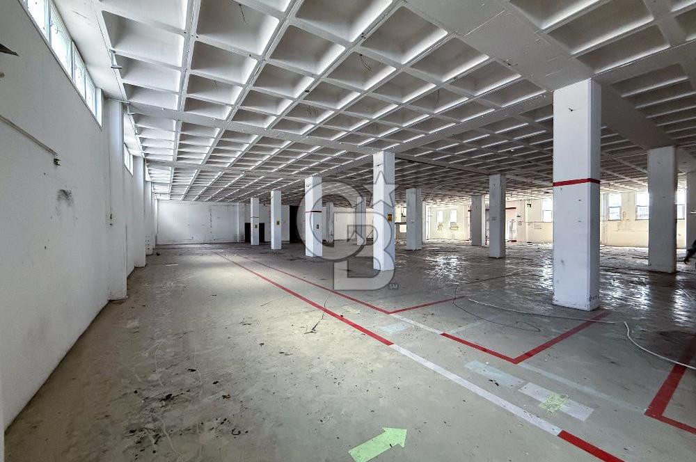 Bağcılar Mahmutbey'de Satılık 8.000 m2 Komple Bina