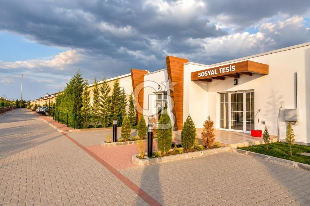 NESİBE AYDIN YANI GÖLPARK VİLLALARINDA BÜYÜK BAHÇELİ VİLLA