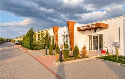NESİBE AYDIN YANI GÖLPARK VİLLALARINDA BÜYÜK BAHÇELİ VİLLA