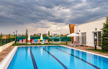 NESİBE AYDIN YANI GÖLPARK VİLLALARINDA BÜYÜK BAHÇELİ VİLLA