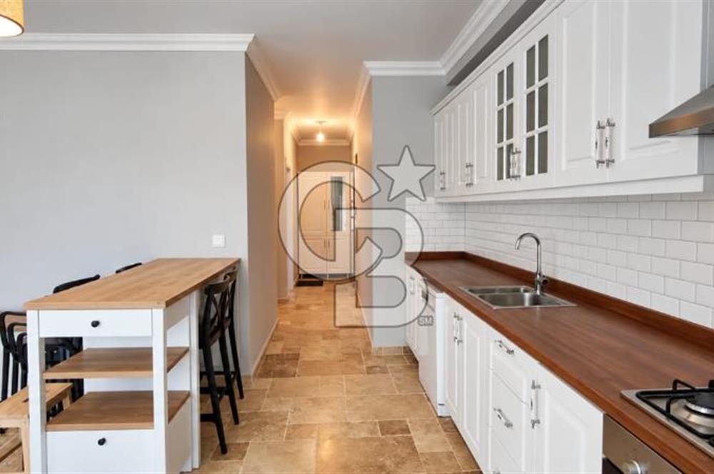 Ayvalık Altınova da Havuzlu Sitede  2+1 Satılık  Daire 