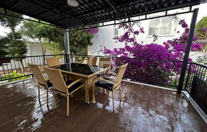 FOÇA FOTAŞ TATİL KÖYÜNDE KİRALIK 2+1 MÜSTAKİL BAHÇELİ DAİRE