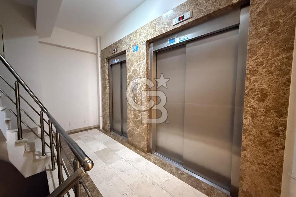 KADIKÖY FENERYOLU 'NDA 5 YILLIK BİNA NET 80 m2 2+1 KİRALIK DAİRE