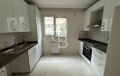 KADIKÖY FENERYOLU 'NDA 5 YILLIK BİNA NET 80 m2 2+1 KİRALIK DAİRE