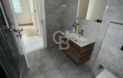 KADIKÖY FENERYOLU 'NDA 5 YILLIK BİNA NET 80 m2 2+1 KİRALIK DAİRE