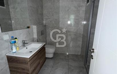 KADIKÖY FENERYOLU 'NDA 5 YILLIK BİNA NET 80 m2 2+1 KİRALIK DAİRE