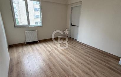 KADIKÖY FENERYOLU 'NDA 5 YILLIK BİNA NET 80 m2 2+1 KİRALIK DAİRE