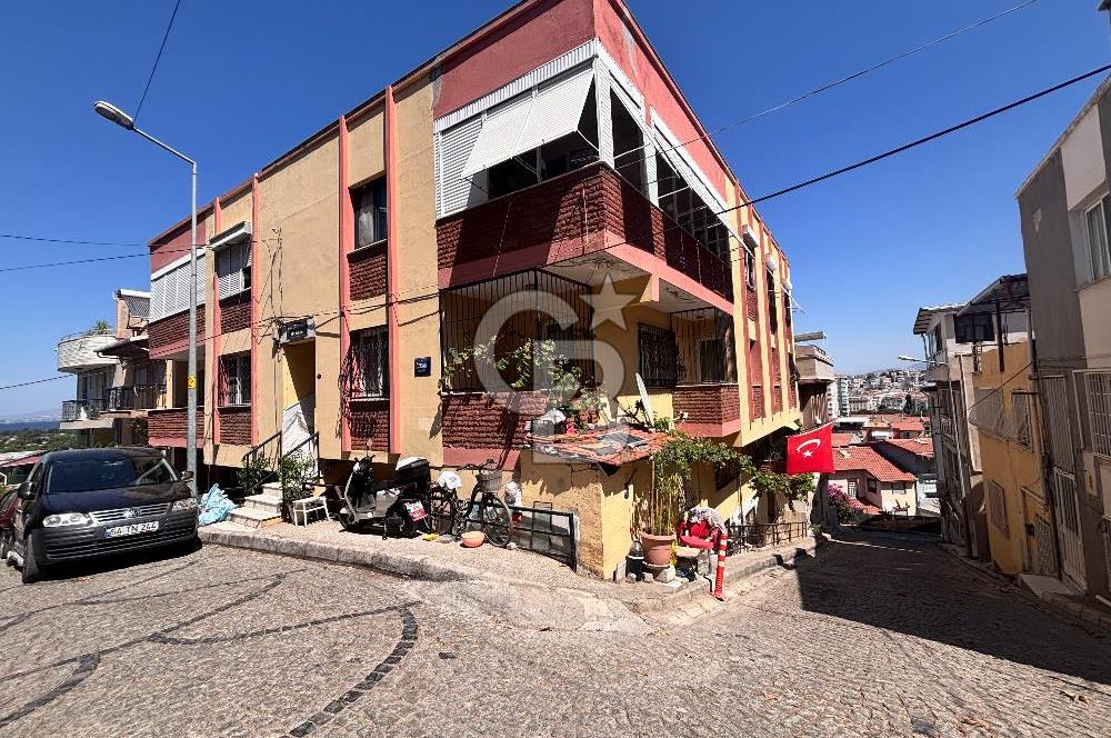 BALÇOVA KORUTÜRK'TE MERKEZİ KONUMDA BOŞ 3+1 SATILIK DAİRE