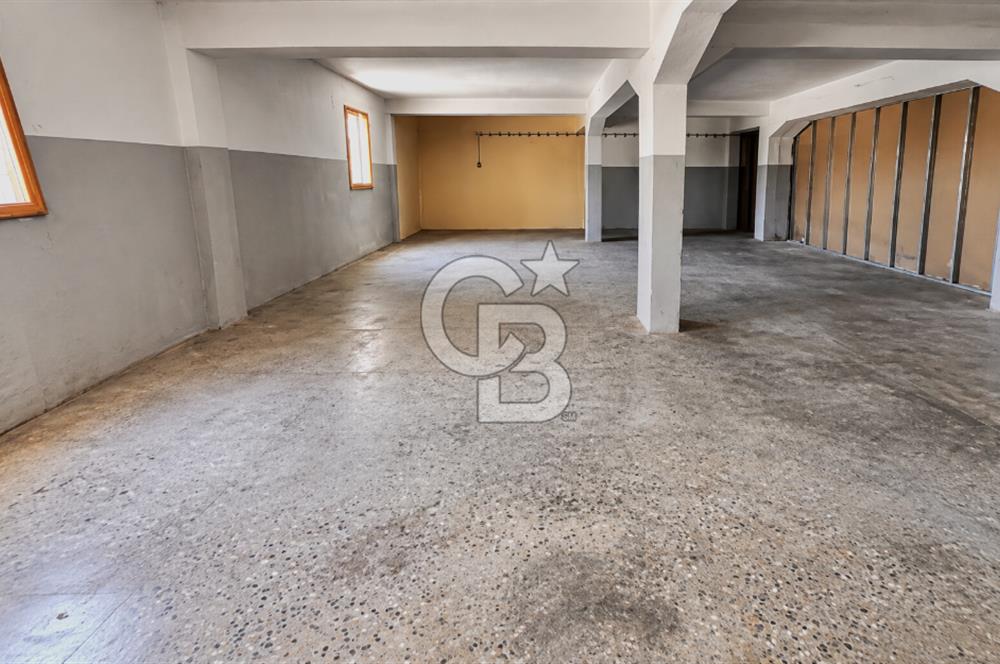 İzmir Mersinli 1. Sanayi’de Satılık 6 Katlı Komple Ticari Bina