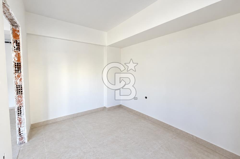 KARŞIYAKA MAVİŞEHİR YALI MAHALLESİNDE BAHÇELİ 1+1  SATILIK DAİRE