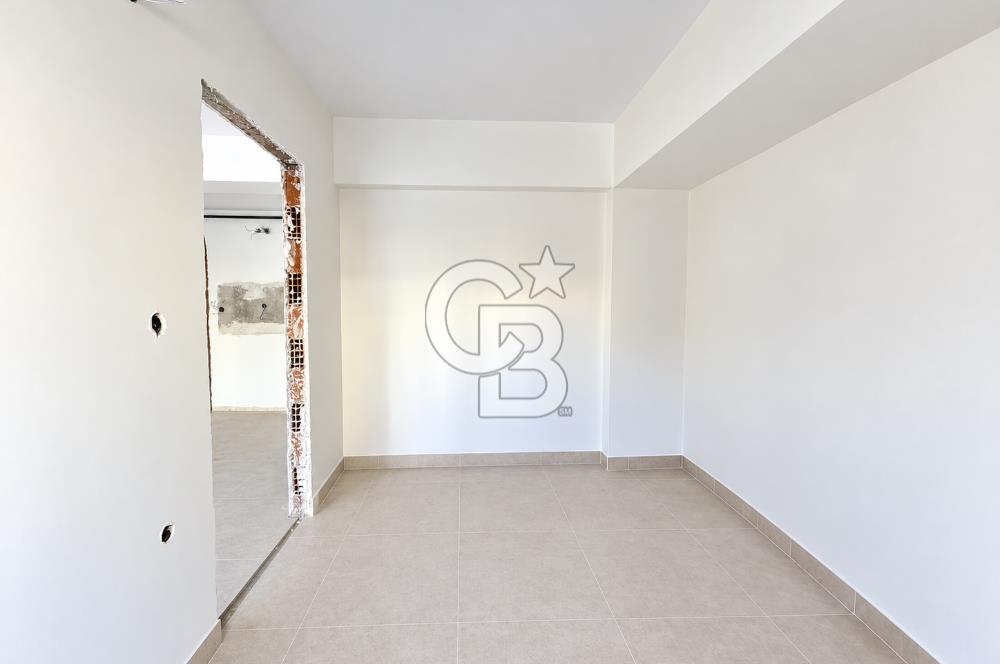 KARŞIYAKA MAVİŞEHİR YALI MAHALLESİNDE BAHÇELİ 1+1  SATILIK DAİRE