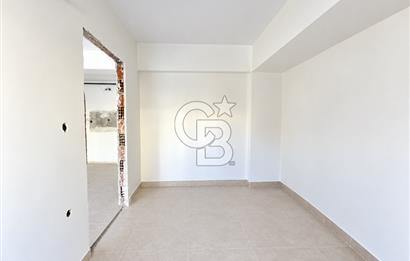 KARŞIYAKA MAVİŞEHİR YALI MAHALLESİNDE BAHÇELİ 1+1  SATILIK DAİRE