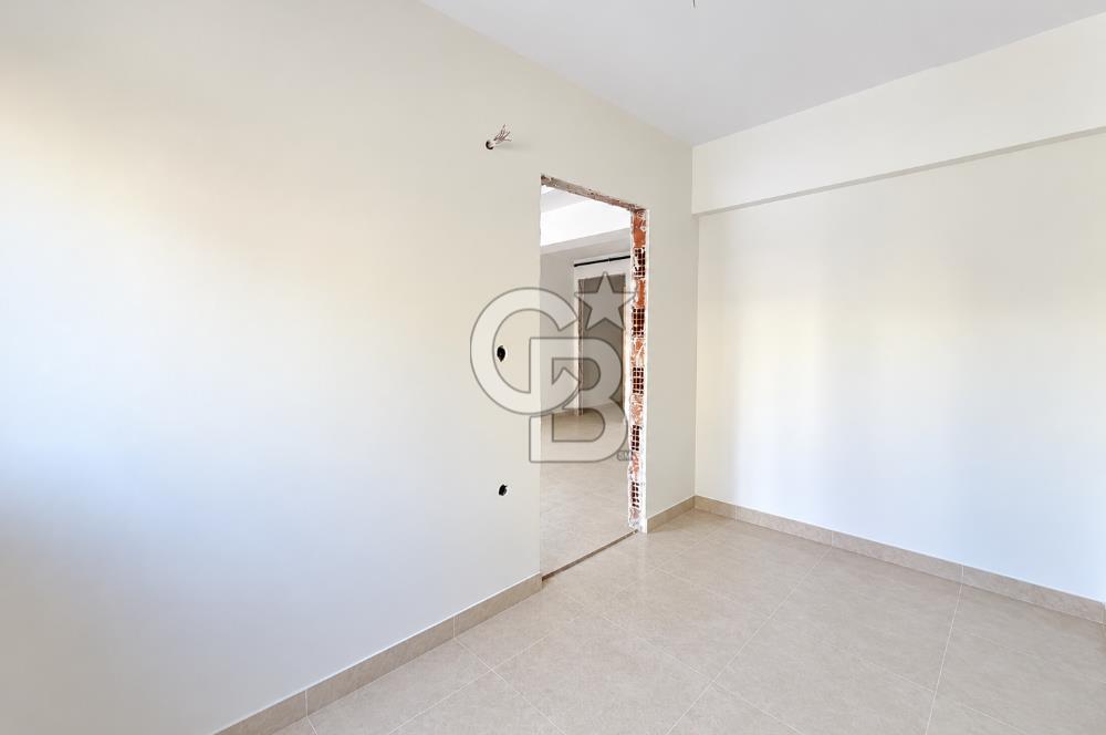 KARŞIYAKA MAVİŞEHİR YALI MAHALLESİNDE BAHÇELİ 1+1  SATILIK DAİRE