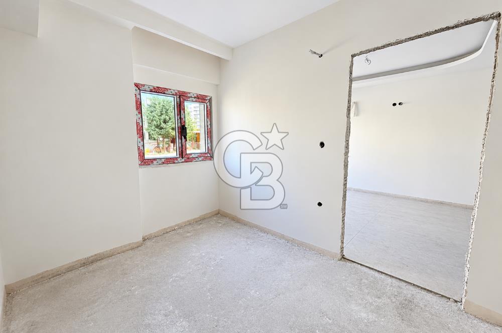 KARŞIYAKA MAVİŞEHİR YALI MAHALLESİNDE BAHÇELİ 1+1  SATILIK DAİRE
