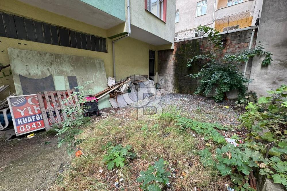 Sancaktepe Sarıgazi'de Geniş Bahçeli Kiralık Dükkan