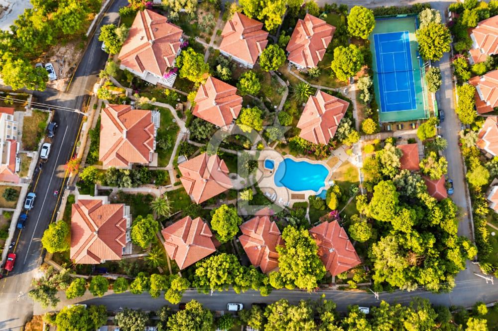 DATÇA ZEYTİNDALI ÇAM EVLERİ 2. KISIMDA SATILIK 2+1 DAİRE