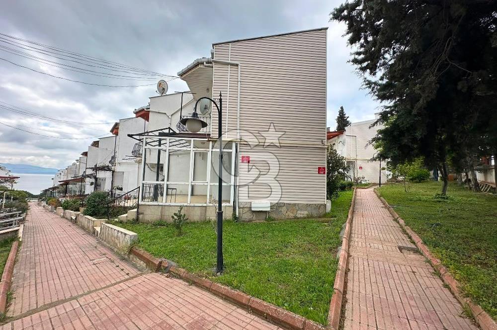 ARMUTLU KARDELEN SİTESİ'NDE KÖŞE VİLLA