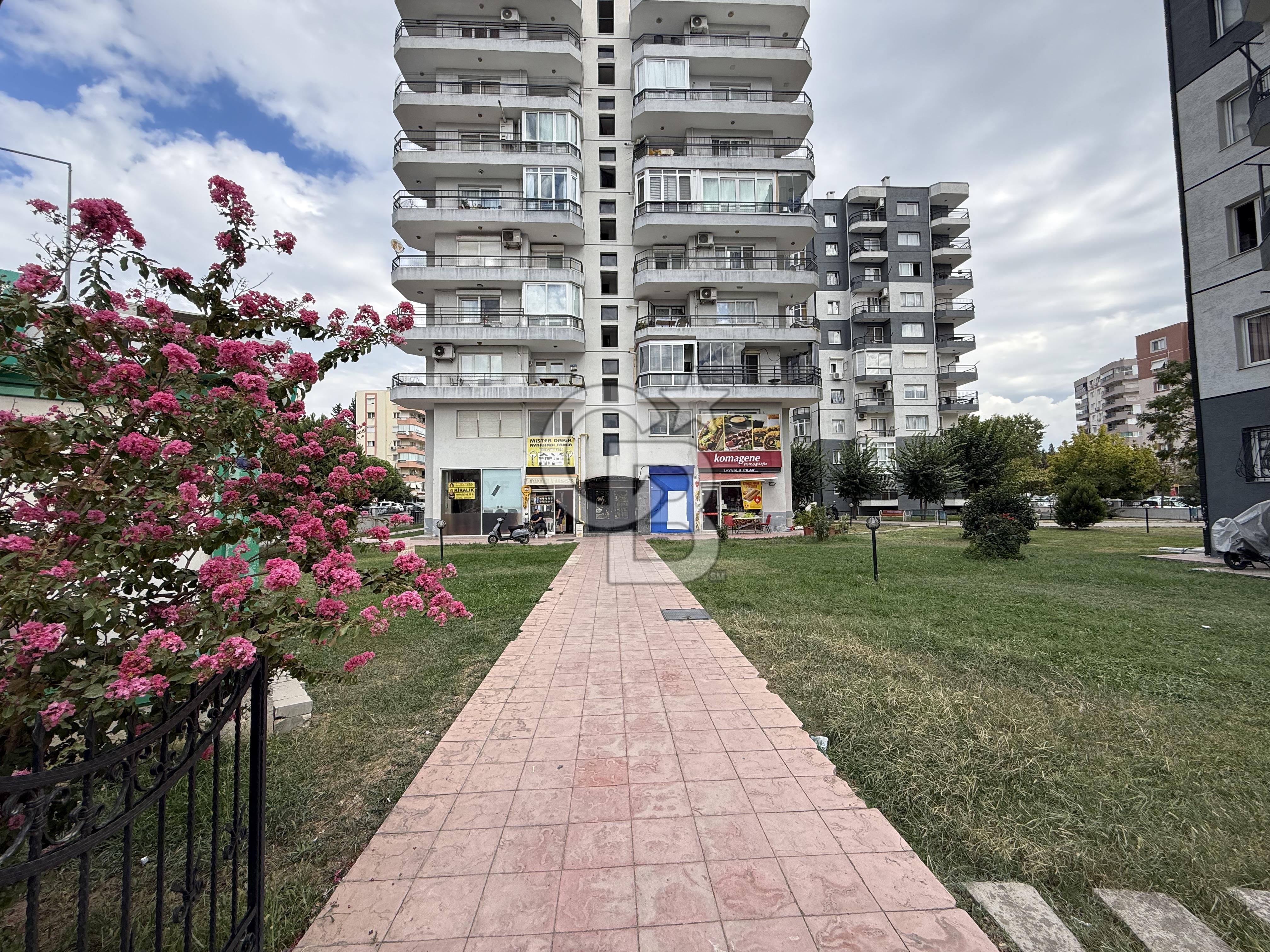 Bayraklı Soğukkuyu Girne Cadde Cepheli Satılık 3+1 Dubleks