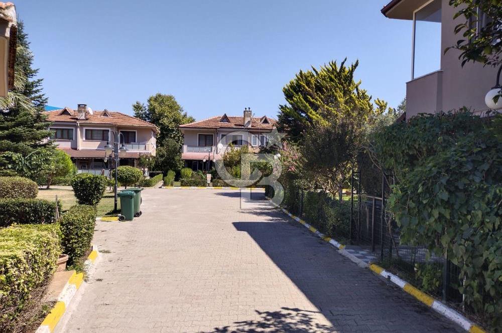 şile çayırbaşında site içerisinde havuzlu villa