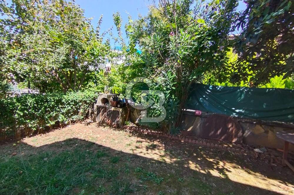 şile çayırbaşında site içerisinde havuzlu villa