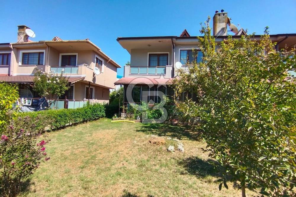 şile çayırbaşında site içerisinde havuzlu villa