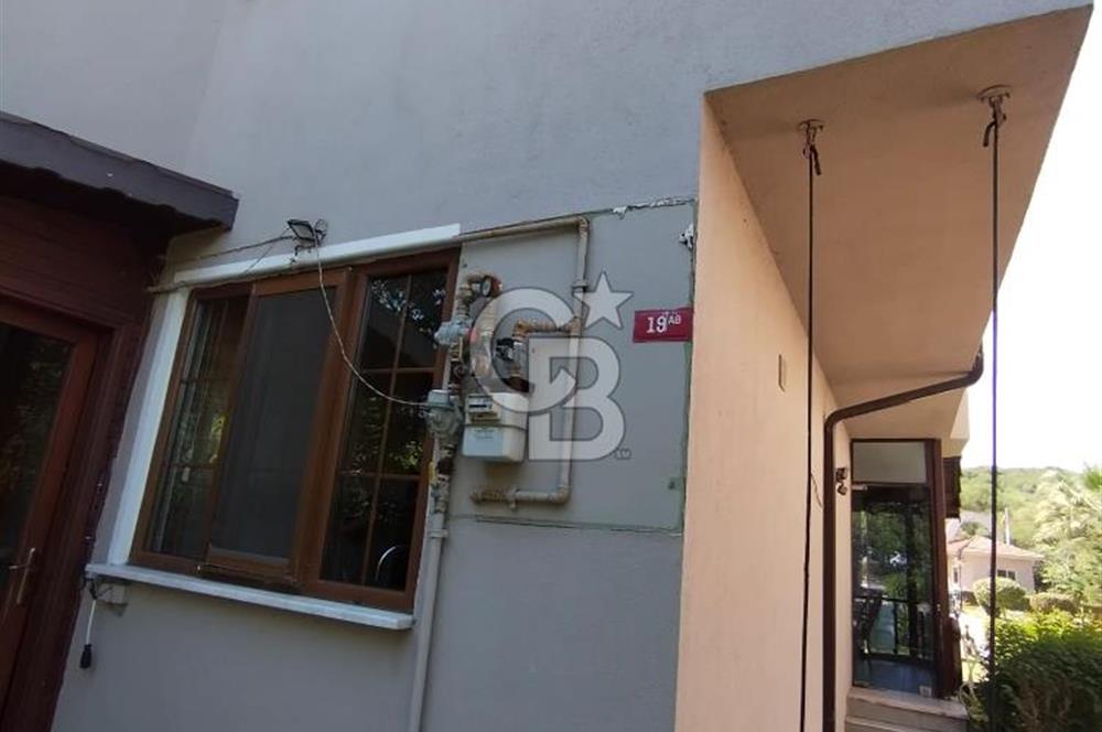 şile çayırbaşında site içerisinde havuzlu villa