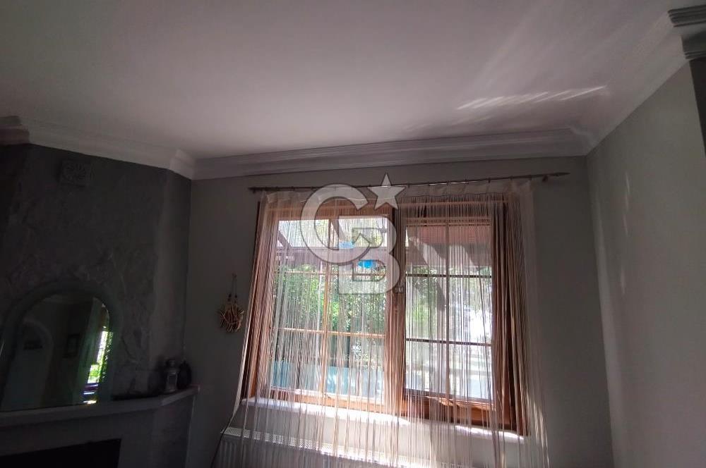 şile çayırbaşında site içerisinde havuzlu villa