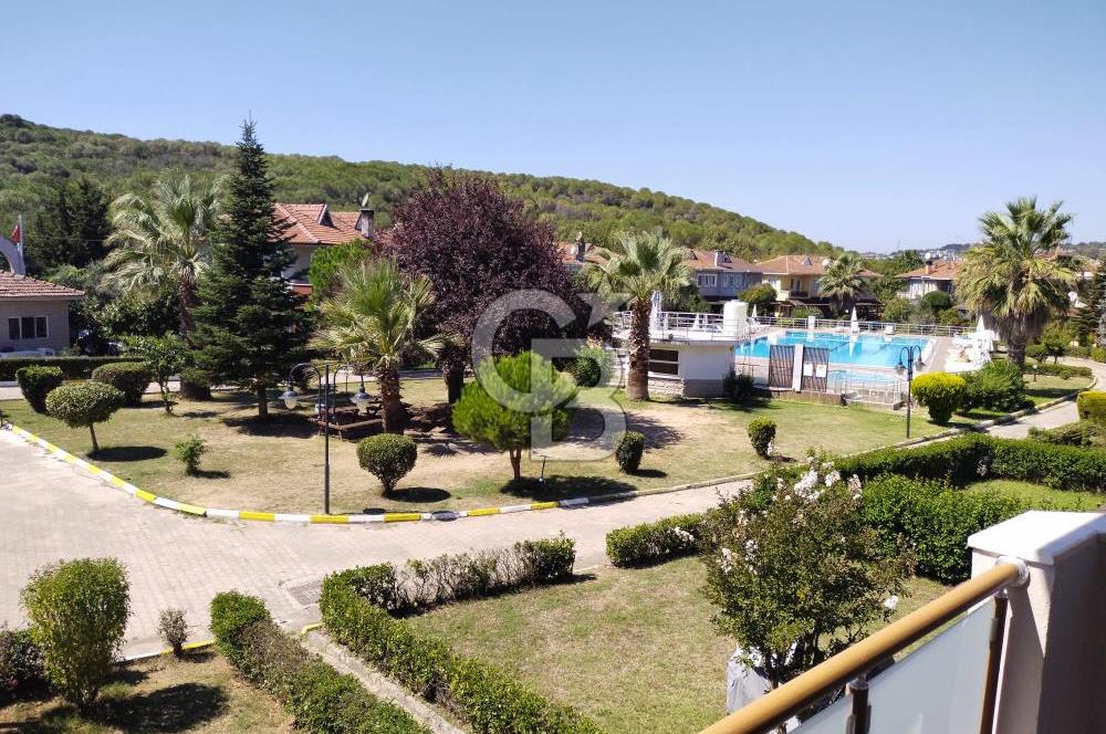 şile çayırbaşında site içerisinde havuzlu villa