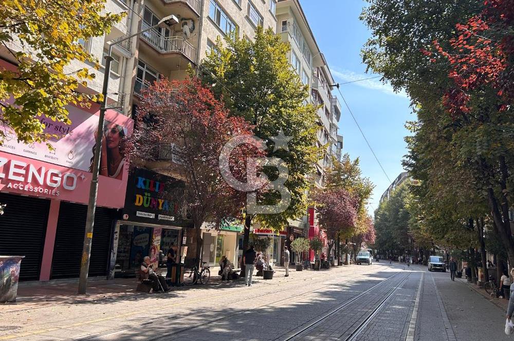 CB CITY'DEN DOKTORLAR CAD BAŞKURT İŞ MERKEZİNDE SATILIK OFİS