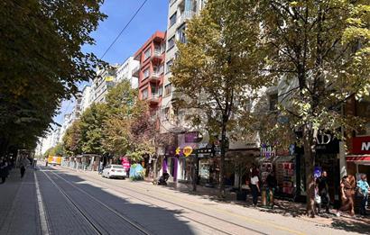 CB CITY'DEN DOKTORLAR CAD BAŞKURT İŞ MERKEZİNDE SATILIK OFİS