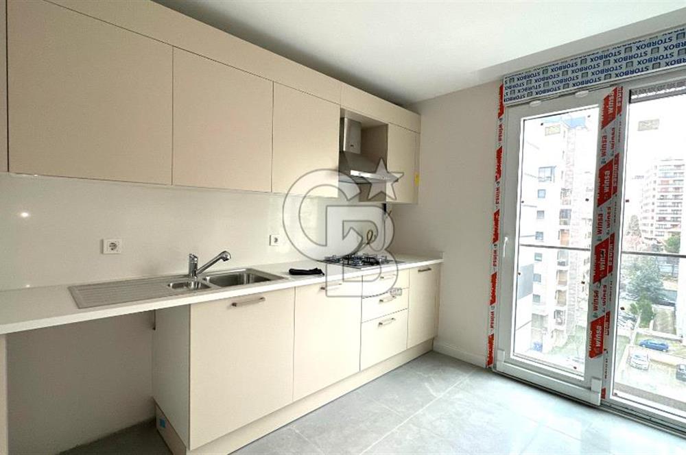 Göztepe bağdat caddesine parelel 3+1 sıfır bina balkon 120 net