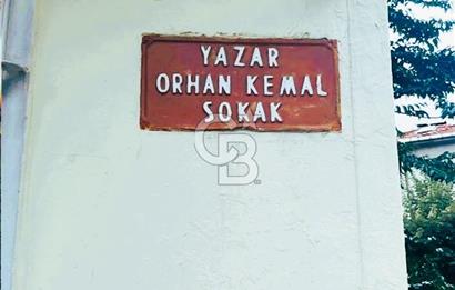 Cibali de yazar Orhan kemal sokakta içerisinden tarih geçen ev