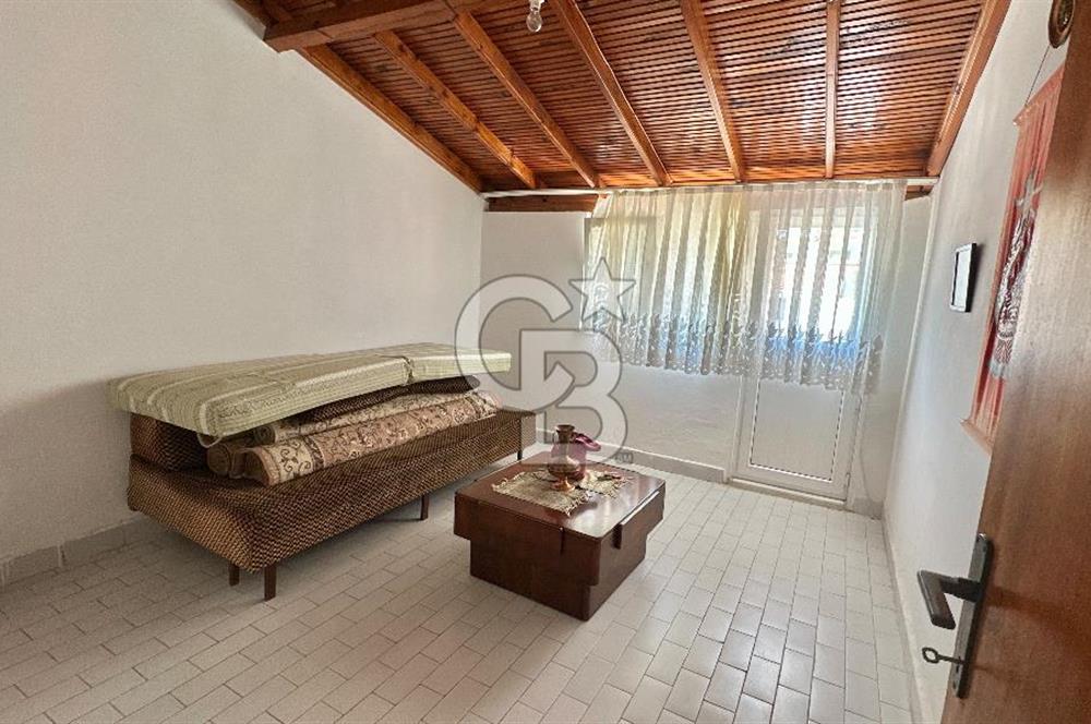 Yalova Armutluda Deniz Manzaralı 4+1 Tripleks Villa | Site İçi