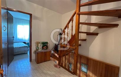 Yalova Armutluda Deniz Manzaralı 4+1 Tripleks Villa | Site İçi