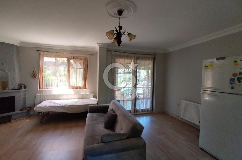 şile çayırbaşında site içerisinde havuzlu villa