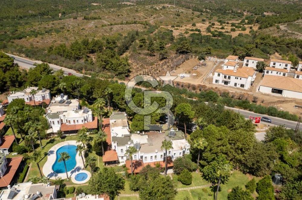 Datça'da Denize Sıfır Havuzlu Sitede Satılık 2+1 Villa