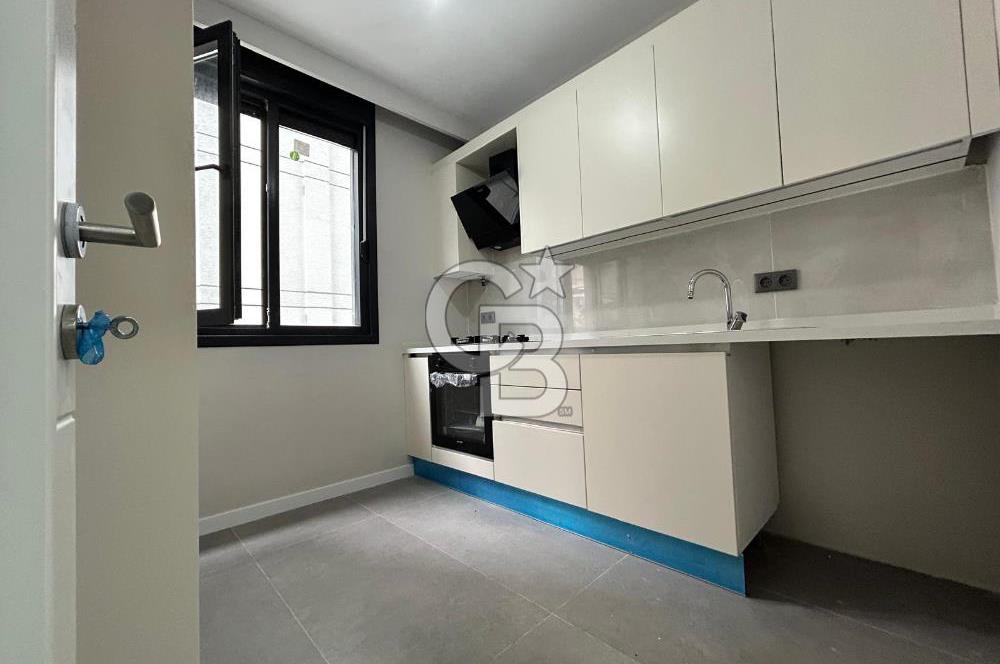 Suadiye'de sıfır caddeye yakın merkezi konum 2+1 daire
