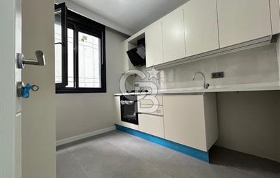 Suadiye'de sıfır caddeye yakın merkezi konum 2+1 daire