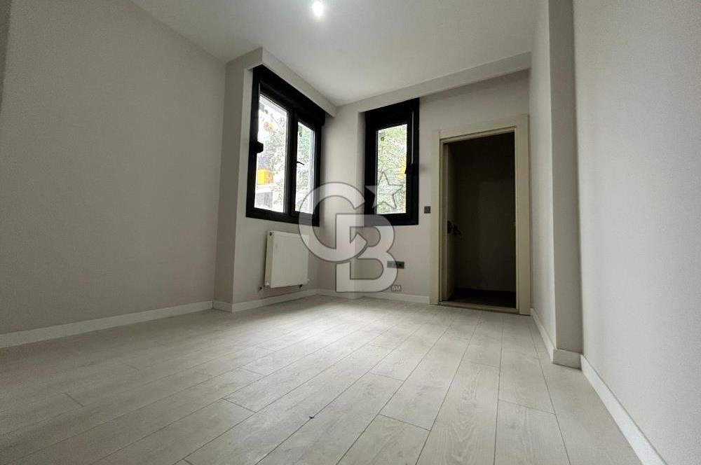 Suadiye'de sıfır caddeye yakın merkezi konum 2+1 daire