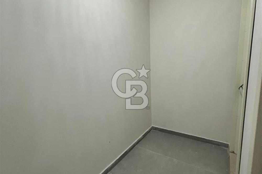 Suadiye'de sıfır caddeye yakın merkezi konum 2+1 daire