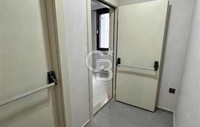 Suadiye'de sıfır caddeye yakın merkezi konum 2+1 daire