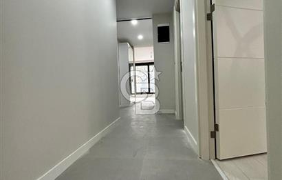 Suadiye'de sıfır caddeye yakın merkezi konum 2+1 daire