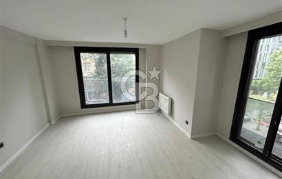 Suadiye'de sıfır caddeye yakın merkezi konum 2+1 daire